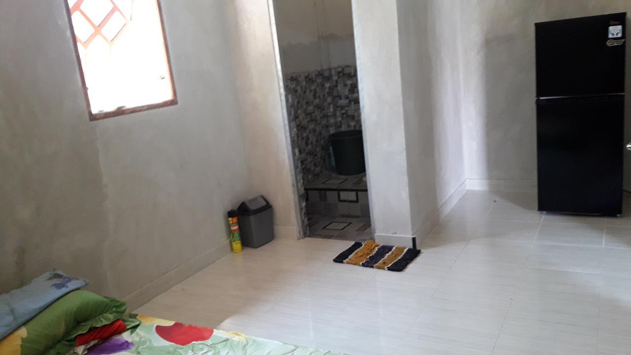 Penginapan Asidik Бира Екстериор снимка