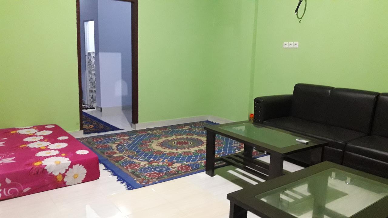 Penginapan Asidik Бира Екстериор снимка