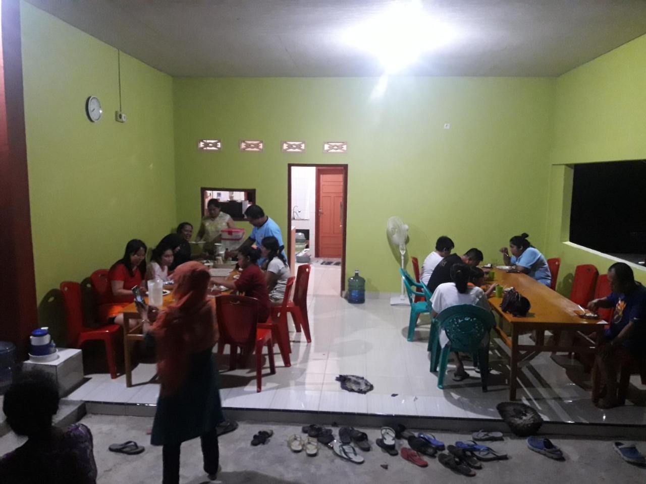 Penginapan Asidik Бира Екстериор снимка